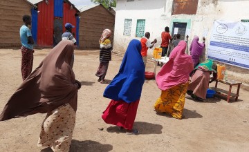 Cash transfer recipients in Somalia register their information.