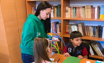 A children's session in Ukraine led by staff from Concern partner Posmishka