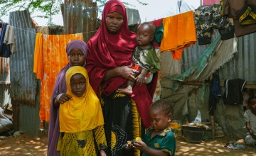 Ayan (26) is a mother of five children from the outskirts of Baidoa, now living in a displacement camp in Daynile District, Mogadishu. Photo: Adnan Mohamed/Concern Worldwide
