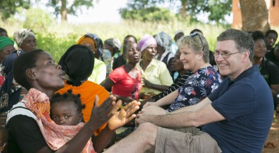 David Regan, Accenture's Global Lead, Revenue Industry, hears about the successes of conservation agriculture in Malawi. Photo: Kieran McConville / Concern Worldwide.