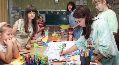 Children taking part in a pyschosocial session in Kharkiv Oblast, Ukraine.
