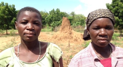 Mary Nsona and Agatha Blam from Jimu village in Nsanje District, Southern Malawi. Photo by Caoimhe Debarra/Concern Worldwide.