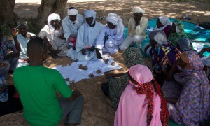 Tcharow comite communautaire daction discuss the results of the vote on impact and frequency of hazards in order to prioritise the most important ones in Chad. Photo: Concern Worldwide. 